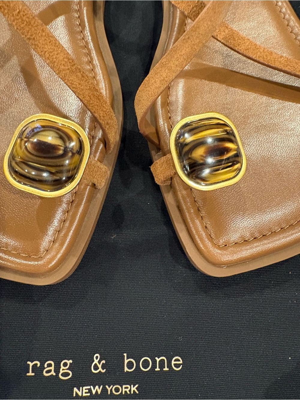 rag & bone Women’s Tan suede remi Flat Sandal amber toe ring size 7 like new - Picture 3 of 9
